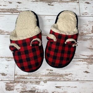 Boy’s sherpa slippers